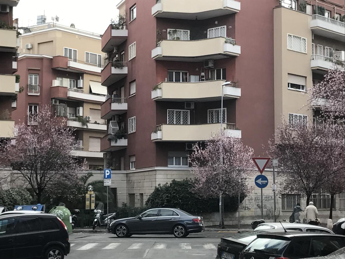 Vatican May'S House Rome Bagian luar foto